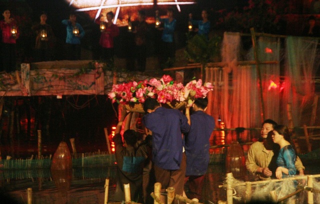 Âm vọng sông Hương - “bài ca” về người dân sông nước xứ Huế - 17 Kéo theo mất mát không kể xiết khi người thân ra đi