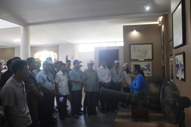 Ký ức của những cựu binh về 81 ngày đêm khói lửa ở Thành cổ Quảng Trị - 4 Nhiều người dân thăm bảo tàng Thành cổ