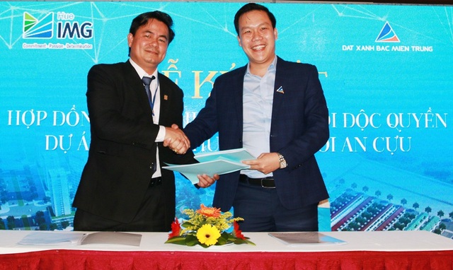 Hàng loạt các dự án trọng điểm của thị trường bất động sản Huế về tay Đất Xanh Bắc Miền Trung - 2 Hình ảnh lễ ký kết hợp tác của hai công ty