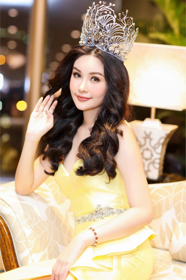 Lê Âu Ngân Anh lần đầu xuất hiện với vương miện Hoa hậu sau 5 tháng đăng quang - 3 Đồng thời, cô khẳng định sẽ nỗ lực từng ngày, trưởng thành hơn để xứng đáng với danh hiệu của mình.