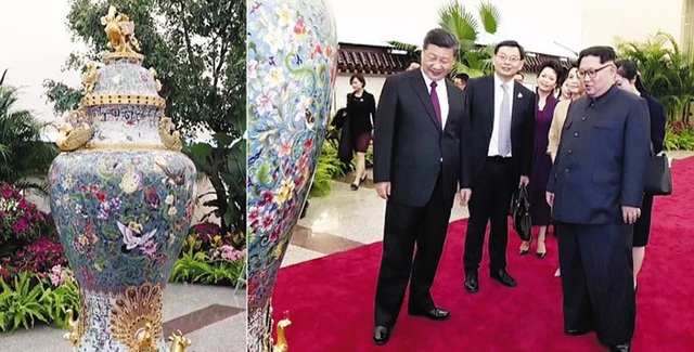 Báo Hong Kong hé lộ những món quà quý ông Tập Cận Bình tặng ông Kim Jong-un - 1 Chủ tịch Tập Cận Bình tặng nhà lãnh đạo Kim Jong-un chiếc bình sứ nhân chuyến thăm tới Bắc Kinh (Ảnh: Chosun)