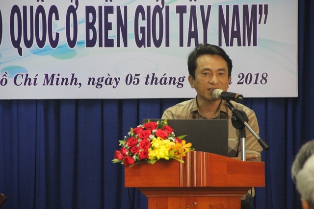SGK lịch sử mới nên đưa đầy đủ hơn về chiến tranh bảo vệ Tổ quốc ở biên giới Tây Nam - 2 Ths Trần Trung Hiếu, giáo viên môn Lịch sử Trường THPT chuyên Phan Bội Châu (Nghệ An) phát biểu tại hội thảo