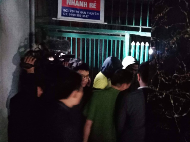 Công an khám nhà cựu Trung tướng Phan Văn Vĩnh - 2 Công an khám nhà cựu Trung tướng Phan Văn Vĩnh - 2