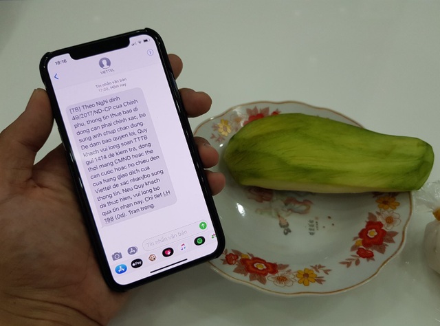 Nhà mạng yêu cầu khách hàng bổ sung chân dung trước ngày 24/4 - 1 Viettel nhắn tin đến khách hàng yêu cầu kiểm tra và bổ sung thông tin cá nhân. Ảnh: Tinhte