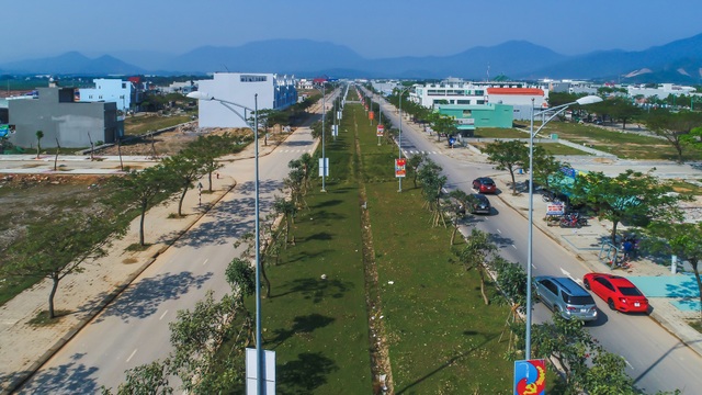 Golden Hills hấp dẫn từ quy hoạch - 5 Huyết mạch Nguyễn Tất Thành nối dài vừa mới khánh thành dịp 29/3/2018 kết nối dễ dàng và nhanh chóng Golden Hills với trung tâm thành phố Đà Nẵng cũng như các khu vực đô thị khác, các điểm du lịch, các khu công nghệ cao, khu công nghiệp, cảng biển…