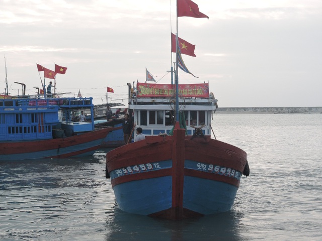 Chủ tàu kêu trời vì thuyền viên ứng tiền rồi... biến mất - 3 Nắm được điểm yếu cần lao động của chủ tàu nên có trường hợp một lao động nhận tiền của 4 - 5 chủ tàu sau đó bỏ trốn