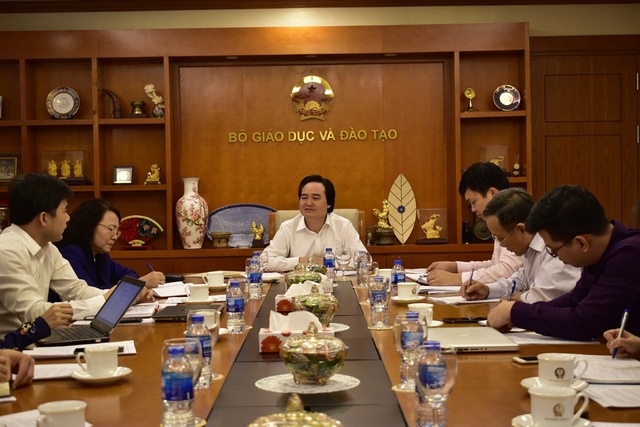 Bộ trưởng Phùng Xuân Nhạ: Phải thay đổi tư duy xây dựng quy tắc ứng xử trong trường học - 1 Bộ trưởng Phùng Xuân Nhạ: Phải thay đổi tư duy xây dựng quy tắc ứng xử trong trường học - 1