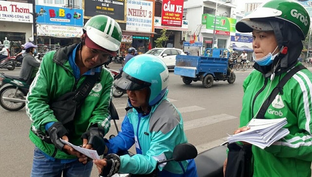 Kệ lùm xùm, Uber vẫn “chia tay” người dùng và dọn về ở chung với Grab từ hôm nay - 1 Uber “chia tay” người dùng và dọn về ở chung với Grab từ ngày 8/4.