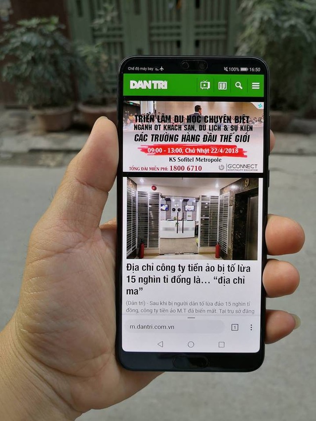 Huawei P20 Pro với 3 camera "khủng" được xách tay về Việt Nam - 5 Mặt trước của máy vẫn giữ nút Home với tích hợp cảm biến vân tay, loại bỏ jack cắm tai nghe.