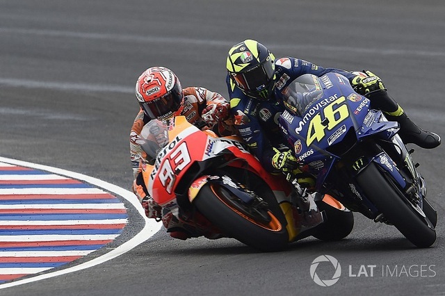 Những va chạm nguy hiểm của Marquez đã làm lu mờ chiến thắng của Crutchlow - 9 Những va chạm nguy hiểm của Marquez đã làm lu mờ chiến thắng của Crutchlow - 9