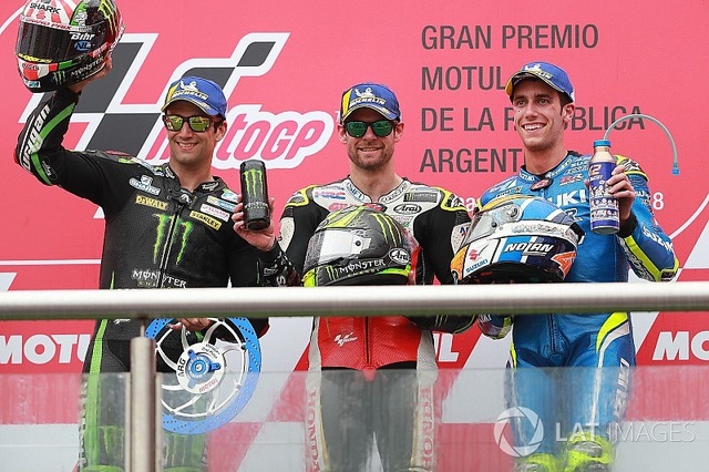 Những va chạm nguy hiểm của Marquez đã làm lu mờ chiến thắng của Crutchlow - 11 Những va chạm nguy hiểm của Marquez đã làm lu mờ chiến thắng của Crutchlow - 11