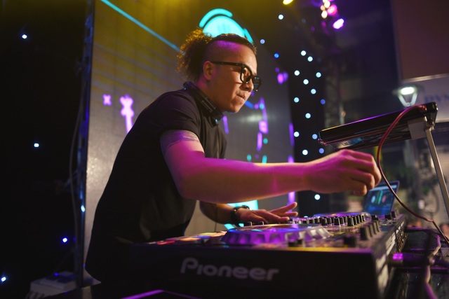 Sự kiện giải trí âm thanh ánh sáng lớn nhất chào 2018 của Vạn Phúc Media & Events và 360Live - 3 DJ Lê Trình đốt cháy không khí với các giai điệu sôi động