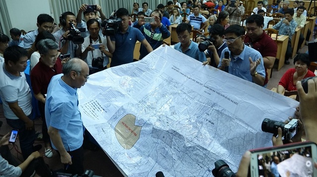 Cử tri Thủ Thiêm uất ức ngất xỉu khi trình bày với đại biểu Quốc hội - 2
Tấm bản đồ 1/5000 mà ông Quang lưu giữ