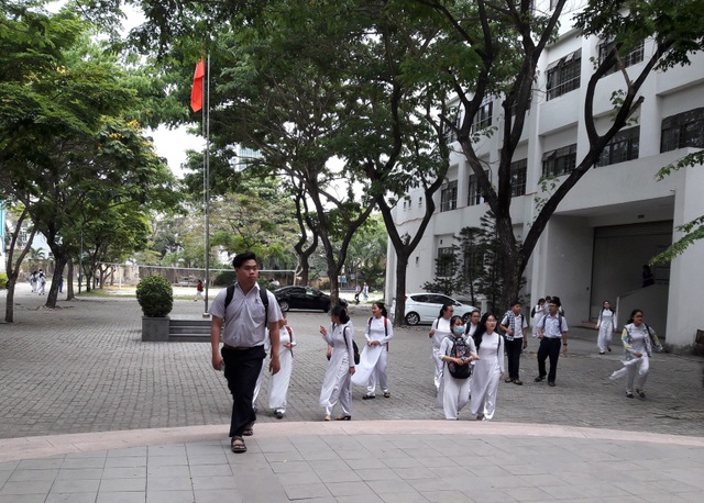 Đà Nẵng: Hơn 11 nghìn học sinh thi thử THPT quốc gia - 1 Các học sinh khối 12 THPT Phan Châu Trinh (Đà Nẵng) dự kỳ thi thử THPT quốc gia
