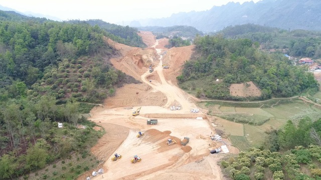 Thủ tướng: Không để “gián đoạn” Dự án cao tốc Bắc Giang - Lạng Sơn - 1 Dự án cao tốc Bắc Giang - Lạng Sơn đang thi công