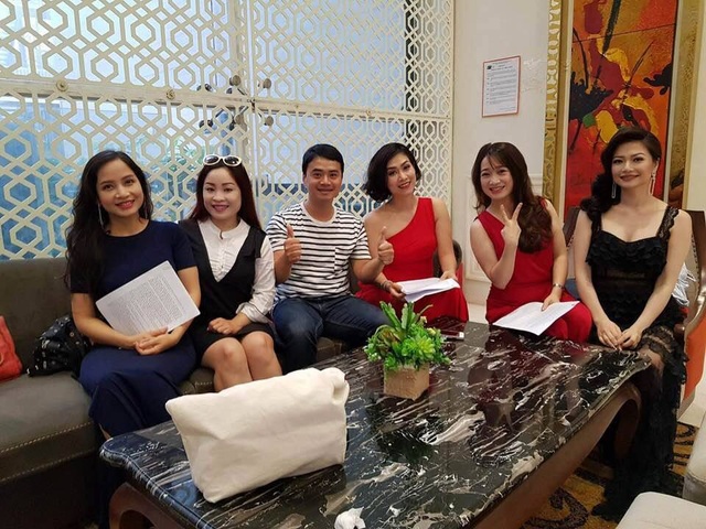 Thực hư “Phía trước là bầu trời” đang khởi quay phần 2 - 1 Những hình ảnh này khiến nhiều người tin Phía trước là bầu trời đang làm tiếp phần 2.