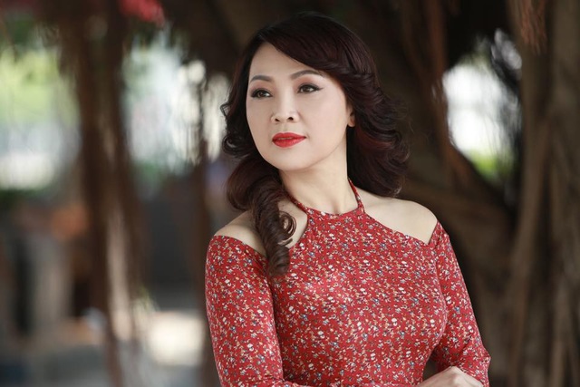 NSND Thái Bảo: “Lần nào hát về Bác, tôi cũng cay cay khoé mắt” - 2 NSND Thái Bảo: “Lần nào hát về Bác, tôi cũng cay cay khoé mắt” - 2