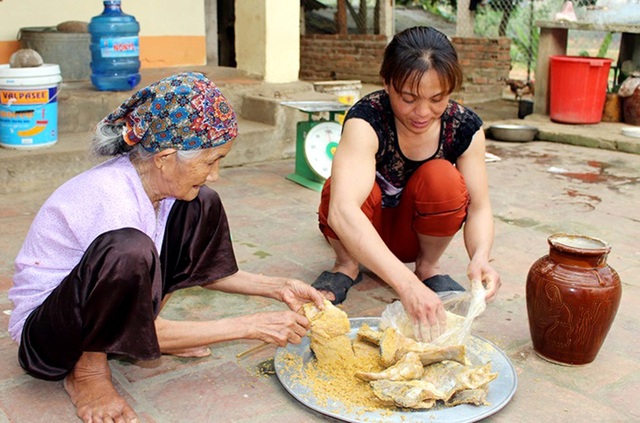 Những đặc sản có mùi “nhức mũi” nhưng ngon trứ danh ở Việt Nam - 6 Cá thính hay còn gọi là cá muối chua được xem là đặc sản trứ danh của Phú Thọ