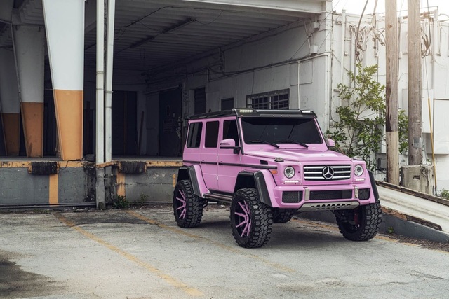Mercedes-Benz G-Class hồng lạ mắt - 2 Mercedes-Benz G-Class hồng lạ mắt - 2