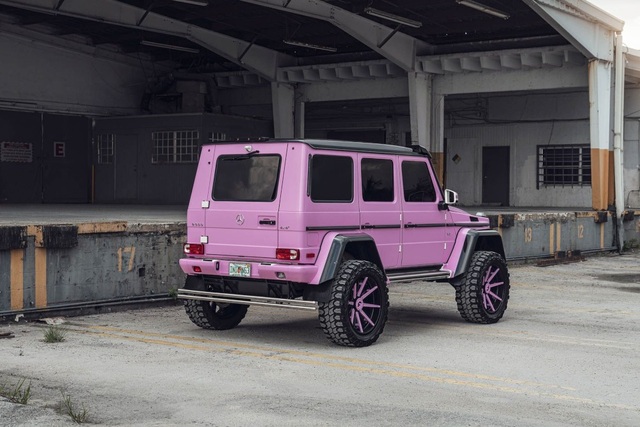 Mercedes-Benz G-Class hồng lạ mắt - 4 Mercedes-Benz G-Class hồng lạ mắt - 4