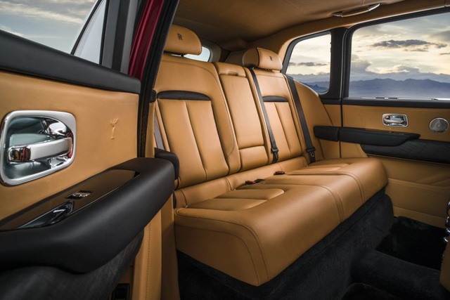 Rolls-Royce Cullinan chính thức trình làng - SUV "bom tấn" - 3 Rolls-Royce Cullinan chính thức trình làng - SUV "bom tấn" - 3