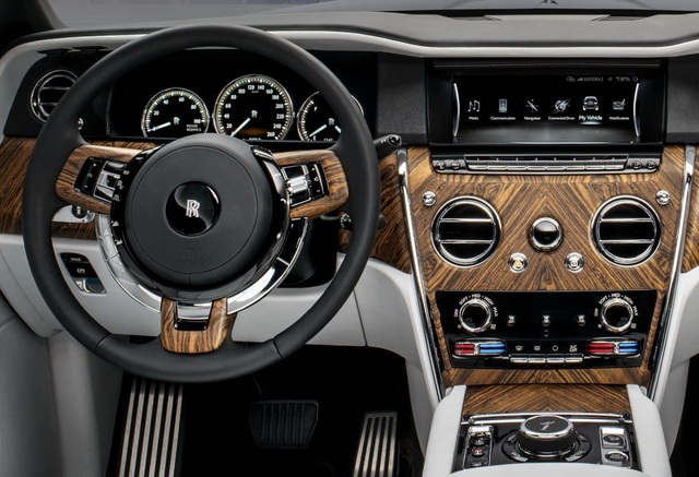 Rolls-Royce Cullinan chính thức trình làng - SUV "bom tấn" - 16 Rolls-Royce Cullinan chính thức trình làng - SUV "bom tấn" - 16
