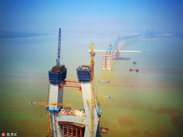 Trung Quốc sắp sở hữu cầu dây văng có nhịp chính dài nhất thế giới - 2 Cầu nằm trên sông Trường Giang, là công trình trọng điểm của mạng lưới đường sắt cao tốc tại Trung Quốc