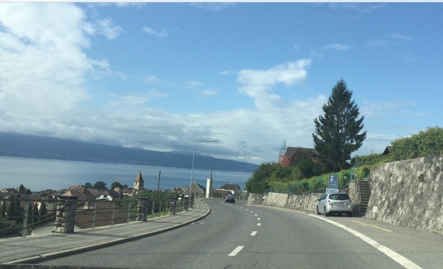 Thăm Lavaux - vùng trồng nho được công nhận Di sản thế giới - 7 Những bờ kè ruộng bậc thang bằng đá tỏa nhiệt giúp nho sinh trưởng tốt.