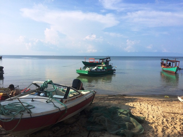 Những bãi biển ở đảo ngọc Phú Quốc “hút” khách dịp hè - 1 Làng chài ở Mũi Dương, xã Gành Dầu, huyện Phú Quốc