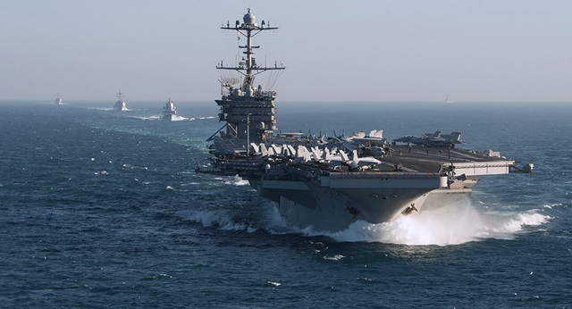 Video tàu hộ vệ Nga bám đuổi tàu sân bay Mỹ trên Địa Trung Hải - 1 Nhóm tác chiến tàu sân bay USS Harry S. Truman của Mỹ (Ảnh: US Navy)