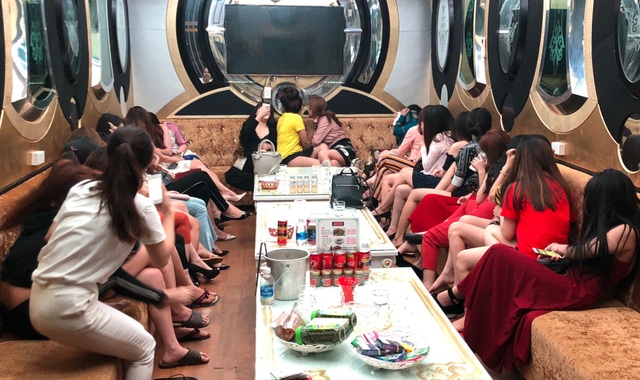 Thêm tụ điểm ăn chơi thác loạn ở trung tâm Sài Gòn bị khám phá - 3 Thêm tụ điểm ăn chơi thác loạn ở trung tâm Sài Gòn bị khám phá - 3
