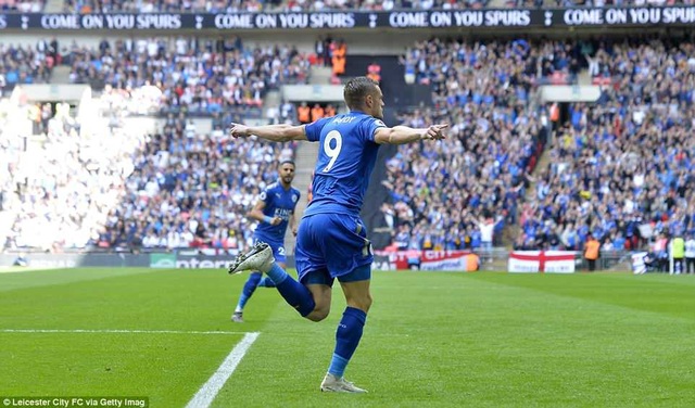 Tottenham 5-4 Leicester City: Tottenham về đích sau Man City, MU - 2
Vardy mở tỉ số trận đấu