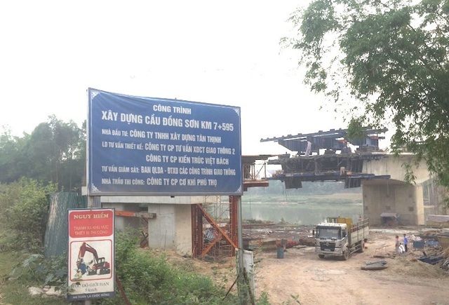 Bắc Giang: Tự đề xuất dự án BT nghìn tỷ, doanh nghiệp trúng thầu ngay sau đó là ai? - 5
Hiện trường thi công cầu Đồng Sơn.