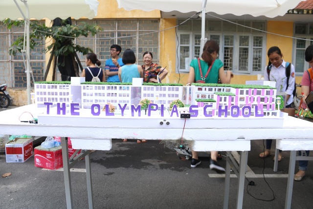 Hà Nội: Nhiều nhà "khoa học nhí" hội tụ trong ngày hội STEM - 3 Mô hình trường THE OLYMPIA SCHOOL do các bạn học sinh trong trường sáng chế.