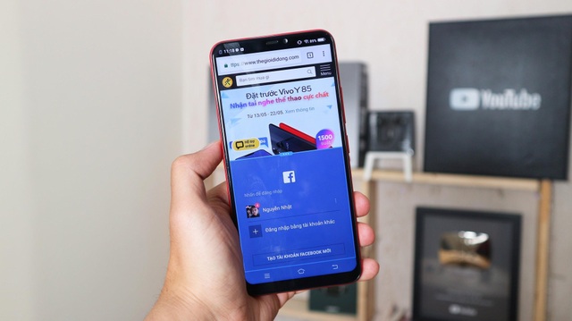 Giá tầm trung với nhiều tính năng, Vivo Y85 "hot" lên từng ngày - 1 Các ứng dụng Facebook, Line, Viber… đều được hỗ trợ tính năng Smart Split, cho phép người dùng thao tác cùng lúc 2 khung hình