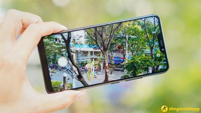 Giá tầm trung với nhiều tính năng, Vivo Y85 "hot" lên từng ngày - 2 Vivo Y85 sở hữu 2 công nghệ camera hàng đầu hiện nay, camera kép “xóa phông” chân dung như máy ảnh chuyên nghiệp và công nghệ AI Face Beauty.