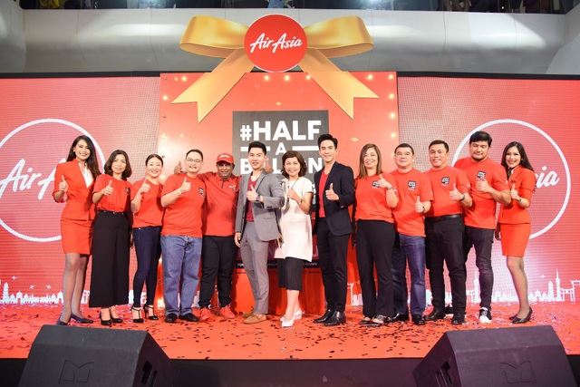 AirAsia đạt cột mốc 500 triệu hành khách - 2 AirAsia đạt cột mốc 500 triệu hành khách - 2