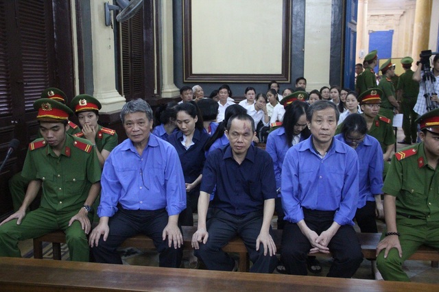 Xuất hiện băng ghi âm trao đổi giữa bà Hứa Thị Phấn và nhóm Phương Trang - 1
Ngày mai (18/5) phiên tòa tiếp tục xét hỏi.