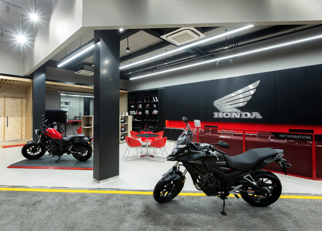 Bắt đầu bán CBR1000RR và GoldWing, Honda gia nhập thị trường xe phân khối lớn Việt Nam - 1
Honda đưa về đủ các chủng loại xe hiện có của mình về Việt Nam, trừ phân khúc motocross.