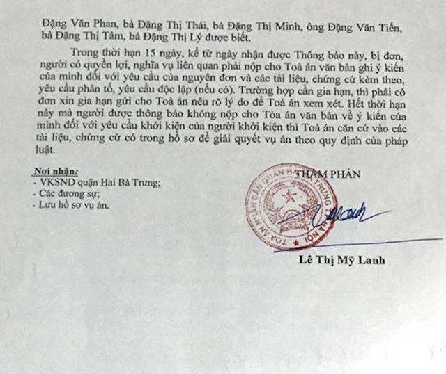 Hành trình gian truân xin cấp sổ đỏ nhà 119 Bà Triệu: Tòa thụ lý vụ án đúng hay sai? - 7
Thông báo thụ lý vụ án do thẩm phán Lê Thị Mỹ Lanh ký.