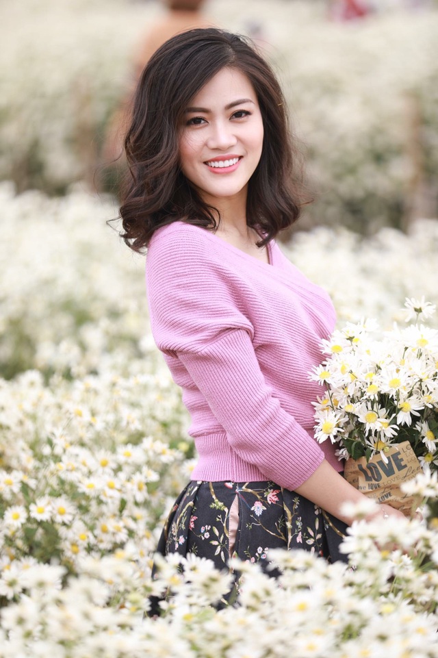 Á hậu Thu Phương: Phụ nữ thông minh thấy sức hút từ đàn ông có ý chí - 4 “Là phụ nữ, hãy sống như một chất gây nghiện, hoặc là không thể từ bỏ, hoặc là không thể chạm vào”