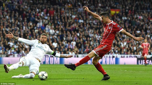 Những khoảnh khắc kinh điển ở đại chiến Real Madrid 2-2 Bayern Munich - 19
Dù ghi bàn, nhưng James Rodriguez đã bỏ lỡ khá nhiều cơ hội ở trận đấu này