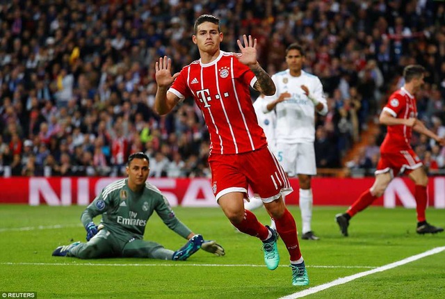 Những khoảnh khắc kinh điển ở đại chiến Real Madrid 2-2 Bayern Munich - 12
James Rodriguez gỡ hòa 2-2 cho Bayern Munich ở phút 63