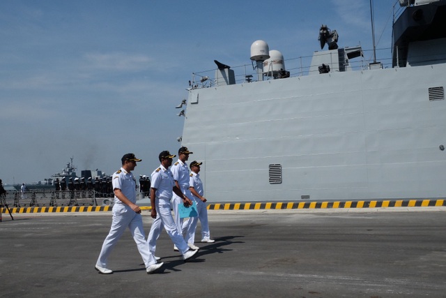 
Có hơn 900 sĩ quan, thuỷ thủ đoàn của Hải quân Ấn Độ vừa bắt đầu chuyến thăm hữu nghị Đà Nẵng
