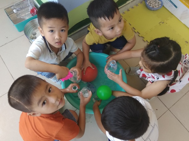 Hà Nội: Khoảng 1,8 triệu học sinh chịu tác động của học phí mới - 1 Theo Sở GD&ĐT Hà Nội, hiện nay học phí của Hà Nội là không cao, thậm chí thấp hơn so với các tỉnh, thành phố trực thuộc trung ương và các tỉnh thuộc địa bàn khu vực Sông Hồng. (Ảnh: minh họa)