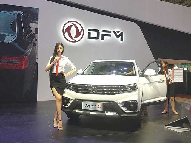 Nếm thất bại, ô tô Trung Quốc vẫn lao vào thị trường Việt Nam - 1
Ô tô Trung Quốc quảng bá, khuyến mãi ì xèo tại Việt Nam nhưng khách hàng vẫn thờ ơ. Ảnh: Quang Huy
