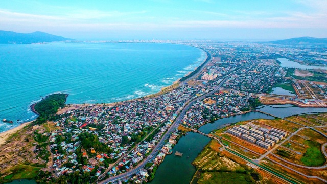 Đà Nẵng nhìn từ Tây Bắc - 2 Trung Nam đang xin chủ trương để đầu tư xây dựng bãi tắm công cộng tổng vốn gần 200 tỷ đồng tại cuối tuyến đường Nguyễn Tất Thành.