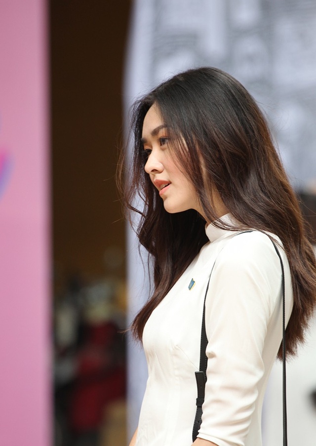 "Hot girl" trường Phan Đình Phùng trong ngày chia tay tuổi học trò - 13 Góc nghiêng đầy cuốn hút của nữ sinh THPT Phan Đình Phùng