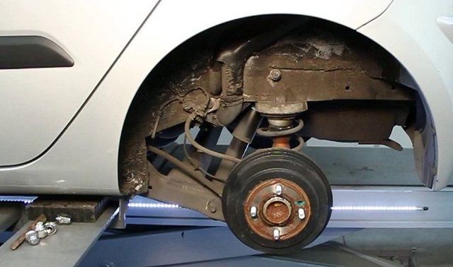 Triệu hồi gần 180 chiếc Hyundai Grand i10 vì nhầm lẫn vật tư - 2
Hệ thống phanh tang trống sau trên xe Hyundai Grand i10
