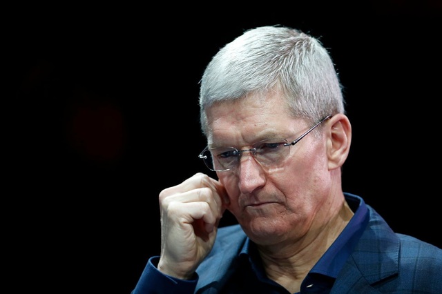 Apple ngày càng khó thuyết phục người tiêu dùng mua iPhone mới - 1 CEO Tim Cook của Apple.